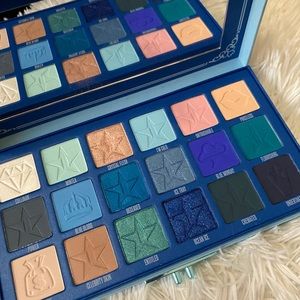 Jeffree star blue palette